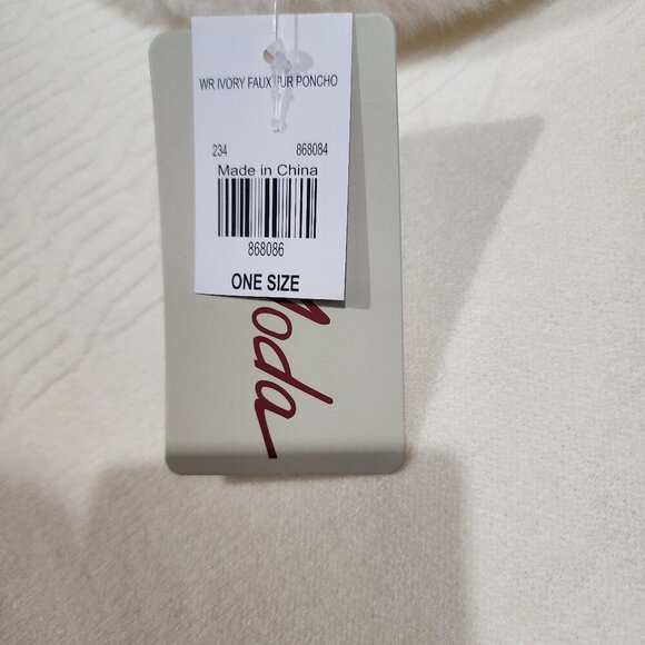 NWT Le Moda Women White Ivory Faux Fur Cowl Neck Poncho Sweater One Size Wedding - Picture 4 of 6